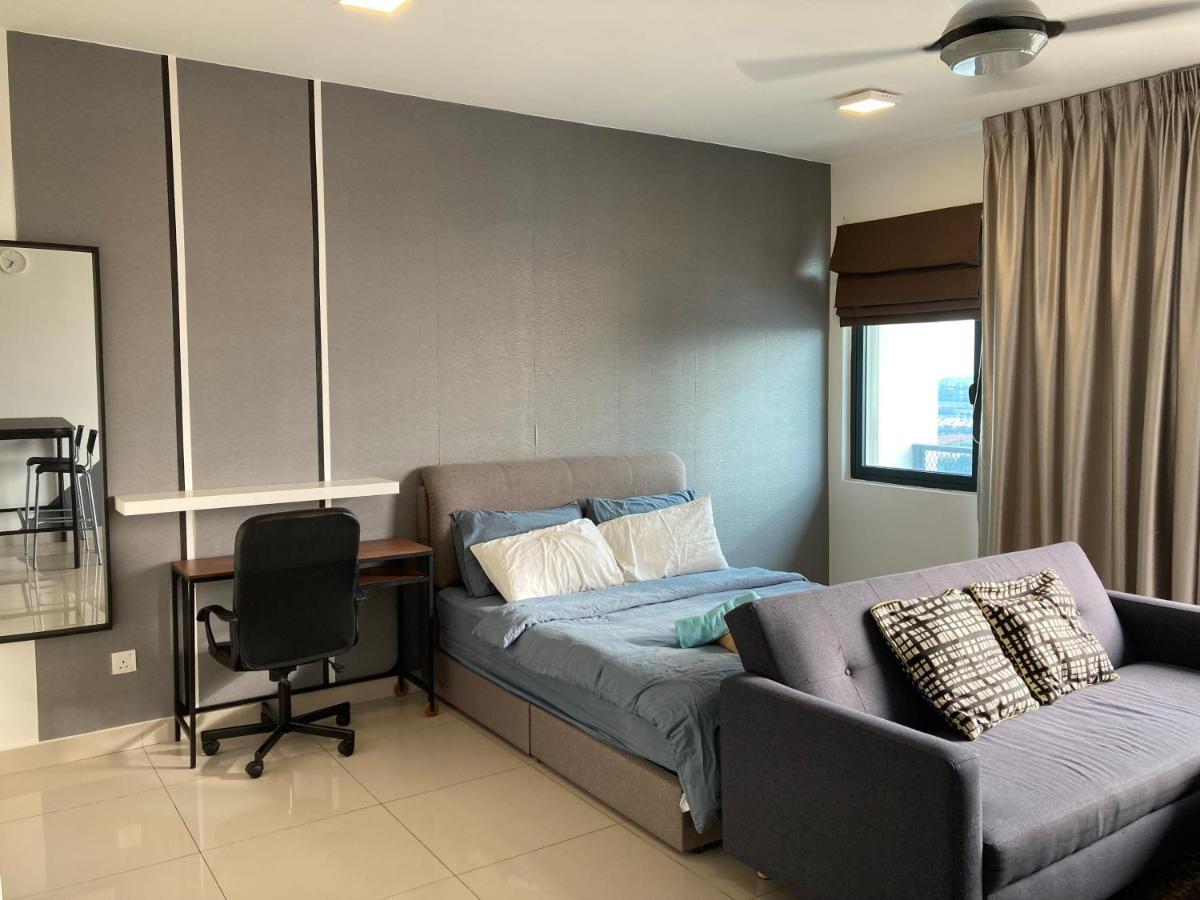 Warm Stay At Trefoil Setia Alam Exterior foto