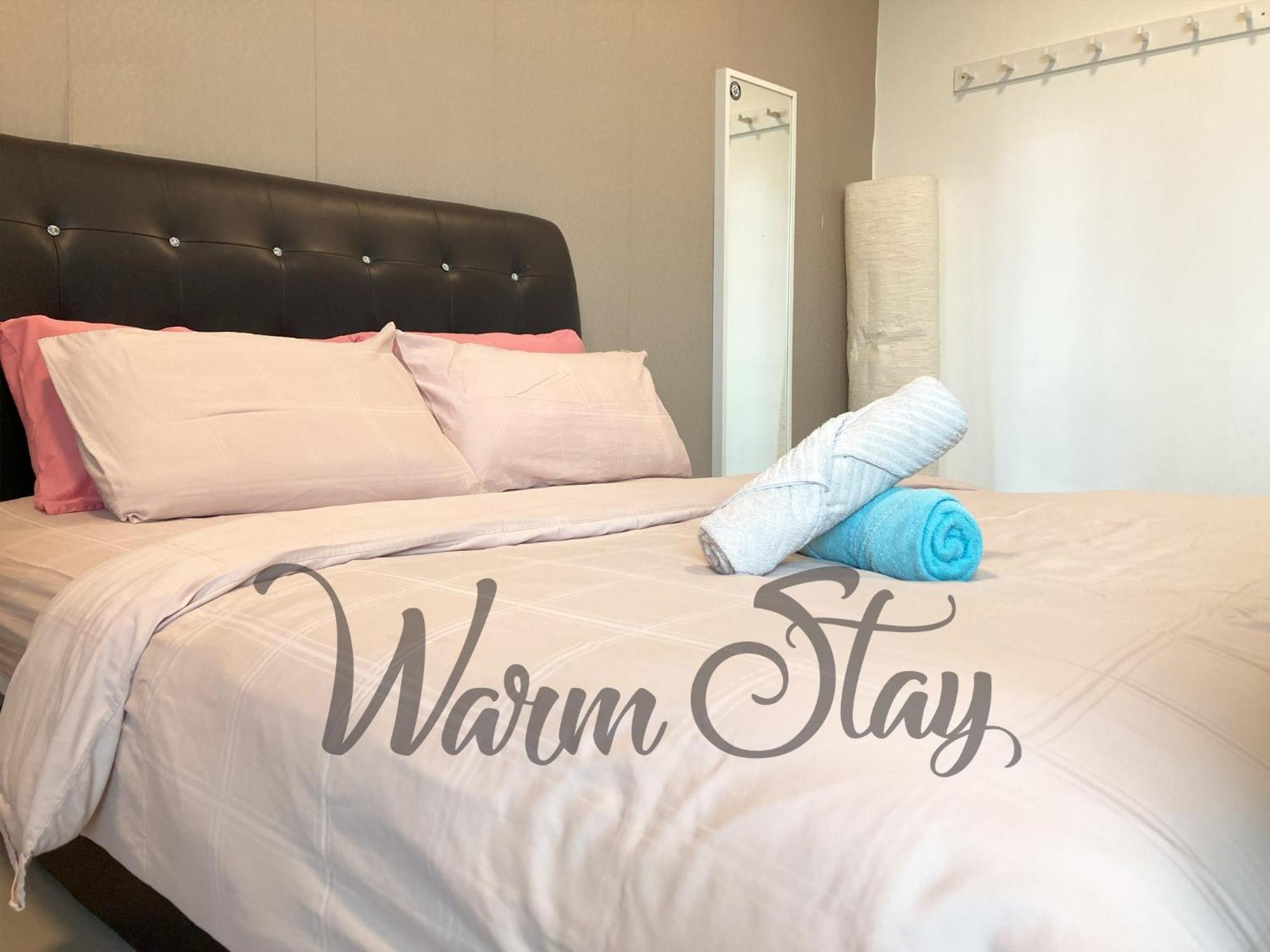Warm Stay At Trefoil Setia Alam Exterior foto