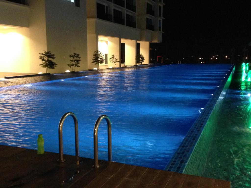 Warm Stay At Trefoil Setia Alam Exterior foto